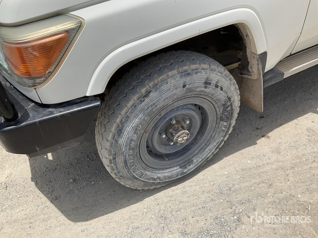 2018 Toyota Land Cruiser 76L 4x4 SUV - Джип: снимка 5 2018 Toyota Land Cruiser 76L 4x4 SUV - Джип: снимка 5