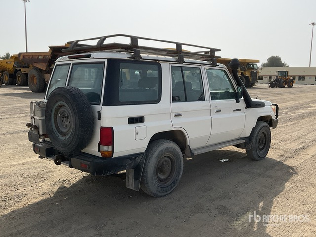 2018 Toyota Land Cruiser 76L 4x4 SUV - Джип: снимка 4 2018 Toyota Land Cruiser 76L 4x4 SUV - Джип: снимка 4