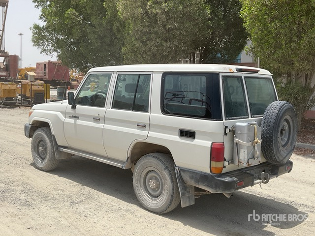 2018 Toyota Land Cruiser 76L 4x4 SUV - Джип: снимка 4 2018 Toyota Land Cruiser 76L 4x4 SUV - Джип: снимка 4