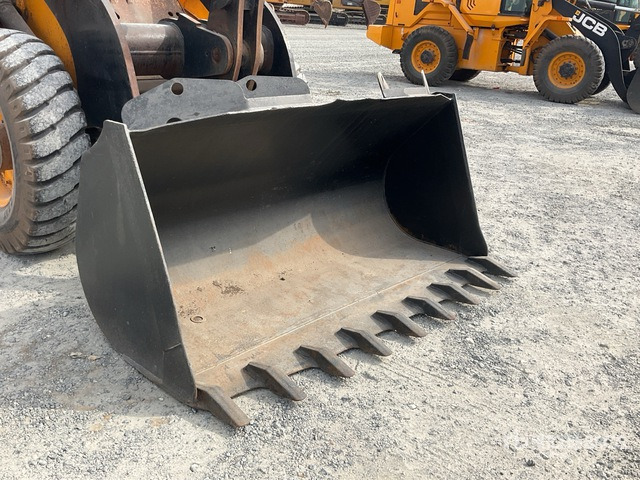 Колесен товарач 2019 JCB 433-4: снимка 6