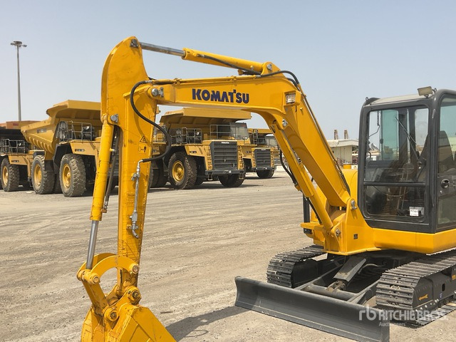 Мини багер 2019 Komatsu PC56-7: снимка 6