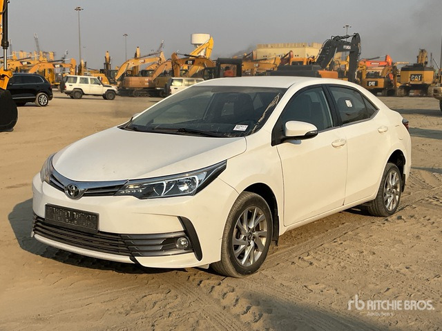 2019 Toyota Corolla - Лек автомобил: снимка 1 2019 Toyota Corolla - Лек автомобил: снимка 1