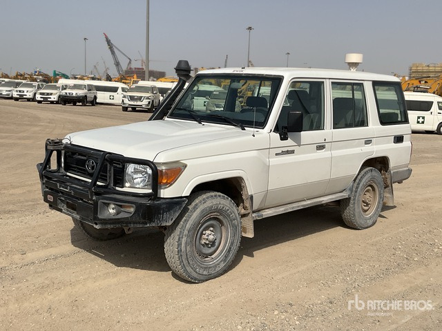 2019 Toyota Land Cruiser 76L 4x4 SUV - Джип: снимка 1 2019 Toyota Land Cruiser 76L 4x4 SUV - Джип: снимка 1