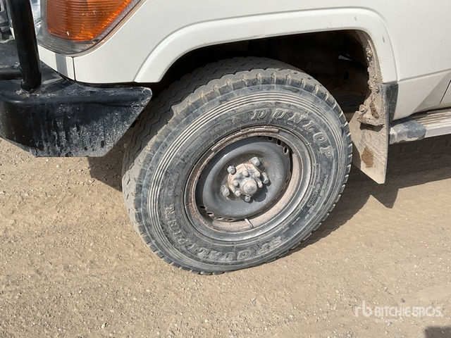 2019 Toyota Land Cruiser 76L 4x4 SUV - Джип: снимка 5 2019 Toyota Land Cruiser 76L 4x4 SUV - Джип: снимка 5
