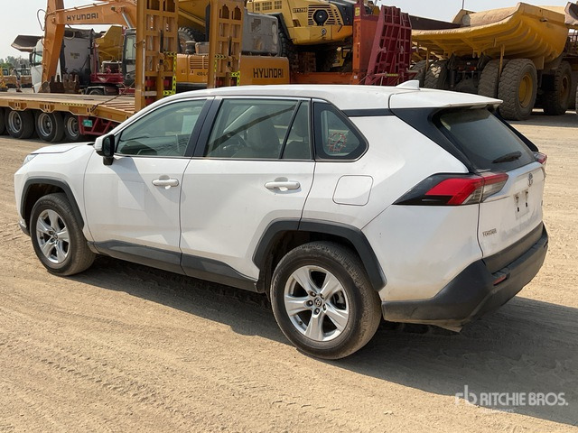 2019 Toyota RAV4 4WD SUV - Джип: снимка 3 2019 Toyota RAV4 4WD SUV - Джип: снимка 3