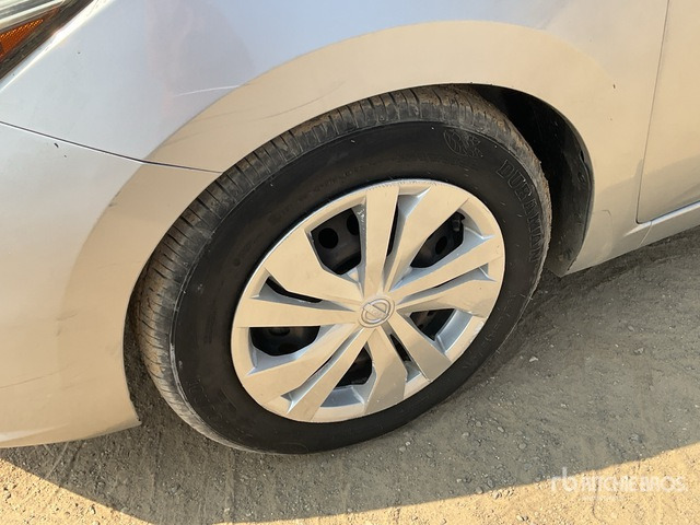 2020 Nissan Versa Automobile - Лек автомобил: снимка 5 2020 Nissan Versa Automobile - Лек автомобил: снимка 5