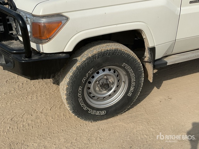 2021 Toyota Land Cruiser 76L 4x4 SUV - Джип: снимка 5 2021 Toyota Land Cruiser 76L 4x4 SUV - Джип: снимка 5