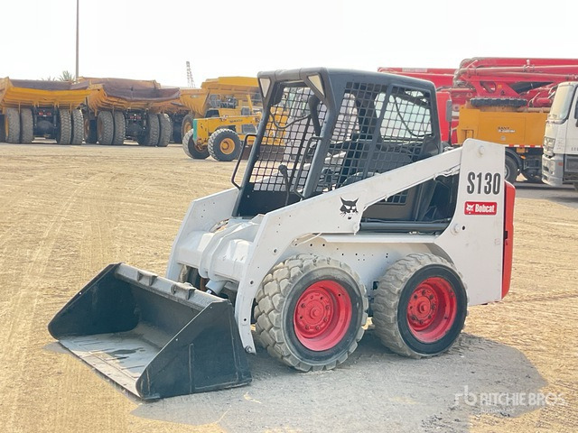 Bobcat S130 - Мини челен товарач: снимка 1 Bobcat S130 - Мини челен товарач: снимка 1