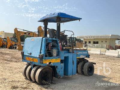 DYNAPAC CP142 9 Wheel - Валяк: снимка 3 DYNAPAC CP142 9 Wheel - Валяк: снимка 3