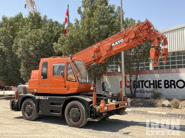 Kato KR10H Rough Terrain Crane - Кран за пресечени терени: снимка 1 Kato KR10H Rough Terrain Crane - Кран за пресечени терени: снимка 1