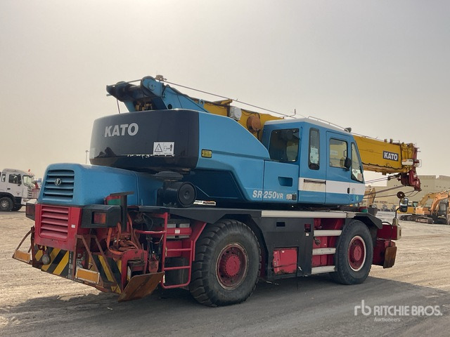 Kato KR25H Rough Terrain Crane - Косачка-шредер/ Мулчер: снимка 3 Kato KR25H Rough Terrain Crane - Косачка-шредер/ Мулчер: снимка 3
