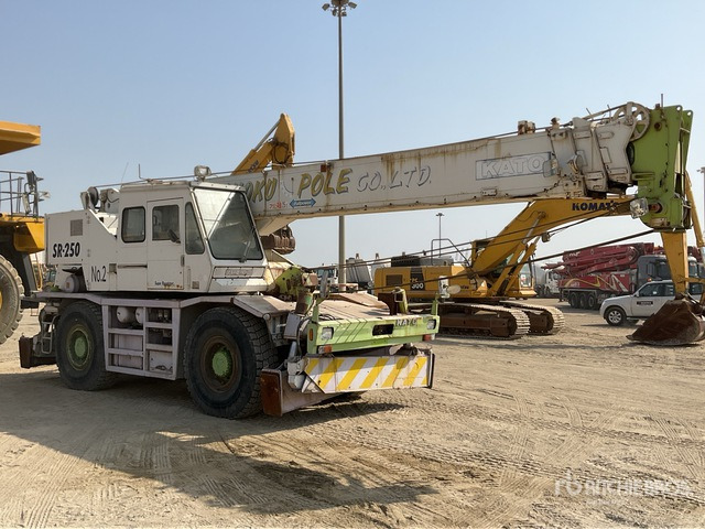 Kato KR25H-V Rough Terrain Crane - Кран за пресечени терени: снимка 2 Kato KR25H-V Rough Terrain Crane - Кран за пресечени терени: снимка 2