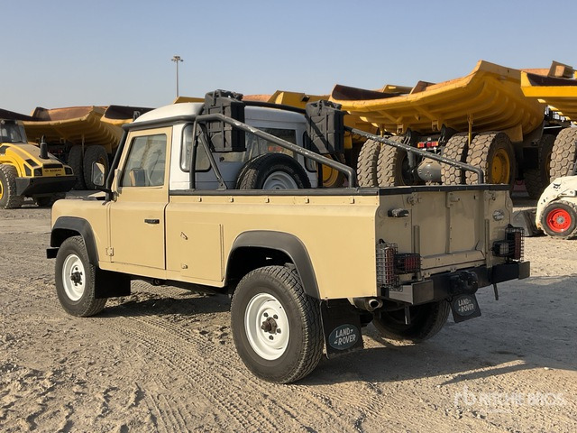 Land Rover Defender 110 - Пикап: снимка 4 Land Rover Defender 110 - Пикап: снимка 4