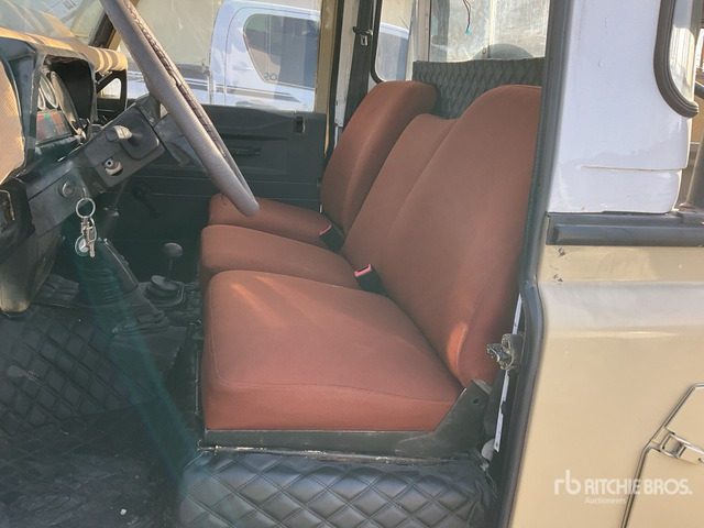 Land Rover Defender 110 - Пикап: снимка 5 Land Rover Defender 110 - Пикап: снимка 5