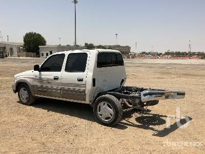 TOYOTA HILUX Crew Cab - Пикап: снимка 2 TOYOTA HILUX Crew Cab - Пикап: снимка 2