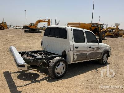 TOYOTA HILUX Crew Cab - Пикап: снимка 3 TOYOTA HILUX Crew Cab - Пикап: снимка 3