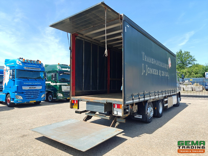 DAF CF 400 FAN 6x2/4 SpaceCab Euro6A - Schuifzeilenbak 7.7m + Laadklep 2000kg - HH Vloer - AanhangerKoppeling - Камион с брезент: снимка 2 DAF CF 400 FAN 6x2/4 SpaceCab Euro6A - Schuifzeilenbak 7.7m + Laadklep 2000kg - HH Vloer - AanhangerKoppeling - Камион с брезент: снимка 2