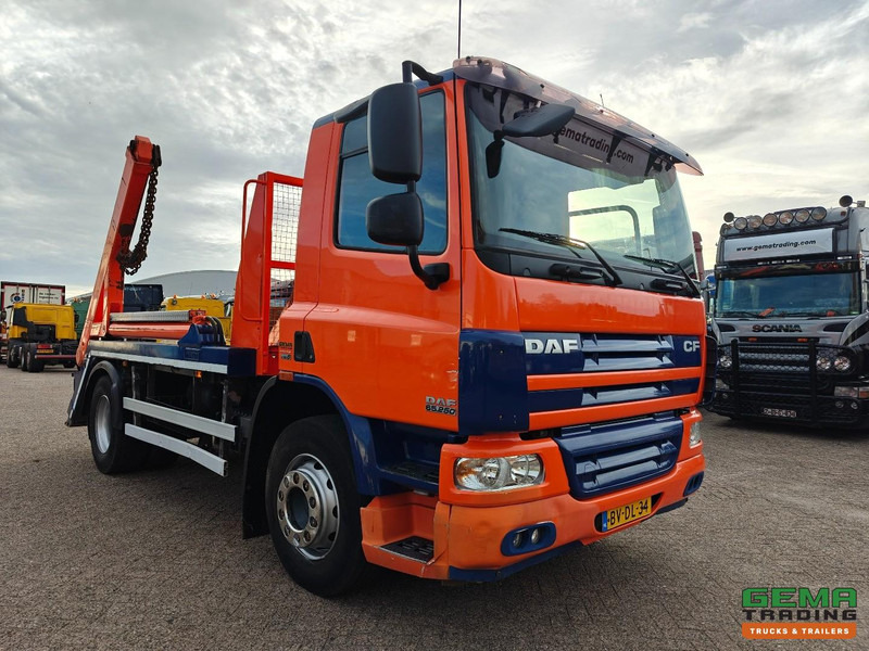DAF FA CF 65.250 4x2 Dagcab Euro5 - Hyvalift PortaalSysteem 12T - Handgeschakeld - Ringfeder Vangmuil - Мултилифт за контейнери камион: снимка 2 DAF FA CF 65.250 4x2 Dagcab Euro5 - Hyvalift PortaalSysteem 12T - Handgeschakeld - Ringfeder Vangmuil - Мултилифт за контейнери камион: снимка 2