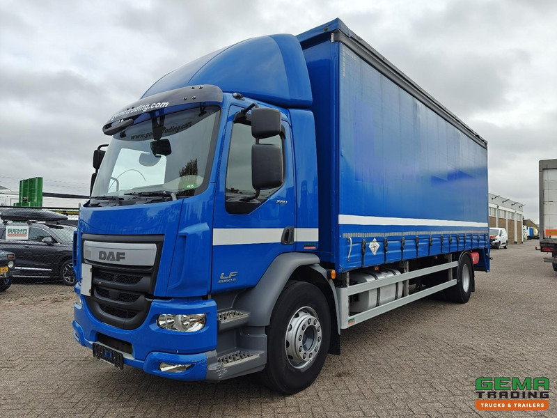 DAF FA LF280 4x2 Dagcab Euro6 - 6CIL - SchuifzeilenBak 7.5m + Laadklep 2500kg - HH Vloer - Камион с брезент: снимка 1 DAF FA LF280 4x2 Dagcab Euro6 - 6CIL - SchuifzeilenBak 7.5m + Laadklep 2500kg - HH Vloer - Камион с брезент: снимка 1