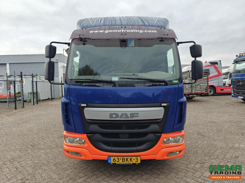 Автовоз камион DAF LF 180 FA 4x2 Dagcab Euro6C - Oprijwagen/Machine transporter 5.3m + Lier 5900kg - Trekhaak - 09/2026 APK - NieuweOPbouw!: снимка 9 Автовоз камион DAF LF 180 FA 4x2 Dagcab Euro6C - Oprijwagen/Machine transporter 5.3m + Lier 5900kg - Trekhaak - 09/2026 APK - NieuweOPbouw!: снимка 9