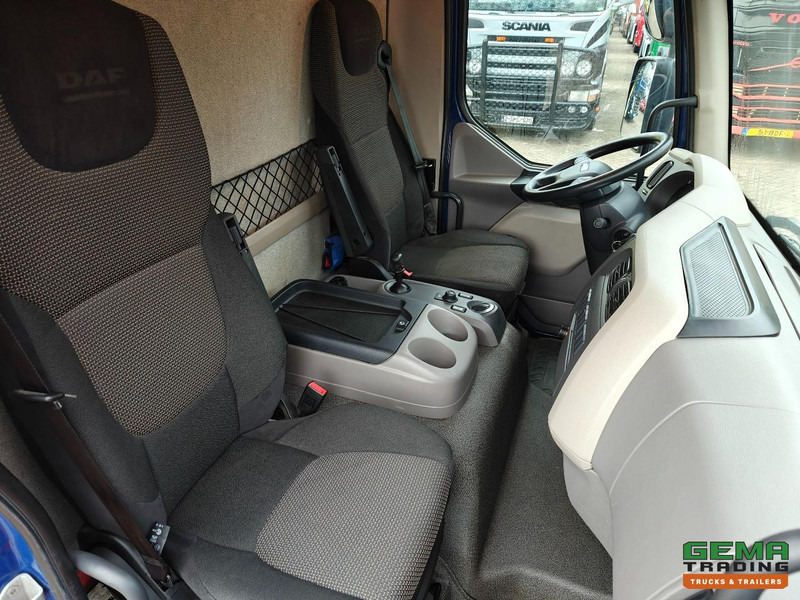 Автовоз камион DAF LF 180 FA 4x2 Dagcab Euro6C - Oprijwagen/Machine transporter 5.3m + Lier 5900kg - Trekhaak - 09/2026 APK - NieuweOPbouw!: снимка 19 Автовоз камион DAF LF 180 FA 4x2 Dagcab Euro6C - Oprijwagen/Machine transporter 5.3m + Lier 5900kg - Trekhaak - 09/2026 APK - NieuweOPbouw!: снимка 19