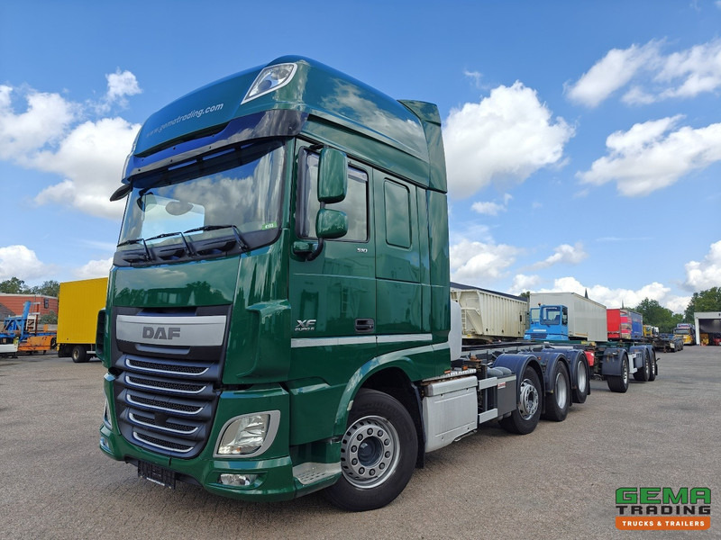 DAF XF510 8x2/4 SuperSpaceCab Euro5 - Retarder - StandAirco - 20FT ContainerCombi + 3 Assige Renders aanhanger - - Контейнеровоз/ Сменна каросерия камион: снимка 1 DAF XF510 8x2/4 SuperSpaceCab Euro5 - Retarder - StandAirco - 20FT ContainerCombi + 3 Assige Renders aanhanger - - Контейнеровоз/ Сменна каросерия камион: снимка 1