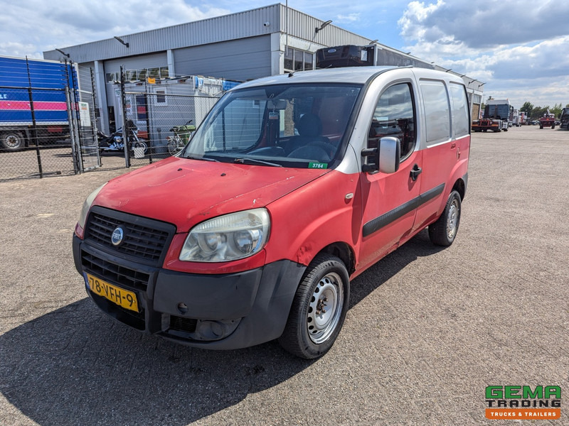 Fiat Doblò 1.9 JTD Euro4 - Handgeschakeld - Trekhaak - Малък ван: снимка 1 Fiat Doblò 1.9 JTD Euro4 - Handgeschakeld - Trekhaak - Малък ван: снимка 1