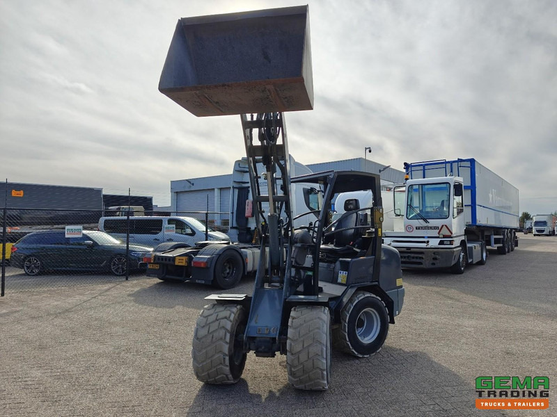 Giant V452T 3585 uren - Wiellader - Landbouw Kenteken - Vangmuil - Grondbak - Non-Marking Banden - Мини верижен товарач: снимка 5 Giant V452T 3585 uren - Wiellader - Landbouw Kenteken - Vangmuil - Grondbak - Non-Marking Banden - Мини верижен товарач: снимка 5