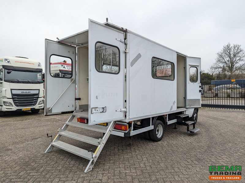 Mercedes-Benz 400-serie 410 D 4x2 Euro2 - Mobiel Kantoor - Standkachel - Hydr. Steunpoten - Eigen Accu's - 26.000KM Origineel - MARGE - Лекотоварен автомобил: снимка 2 Mercedes-Benz 400-serie 410 D 4x2 Euro2 - Mobiel Kantoor - Standkachel - Hydr. Steunpoten - Eigen Accu's - 26.000KM Origineel - MARGE - Лекотоварен автомобил: снимка 2
