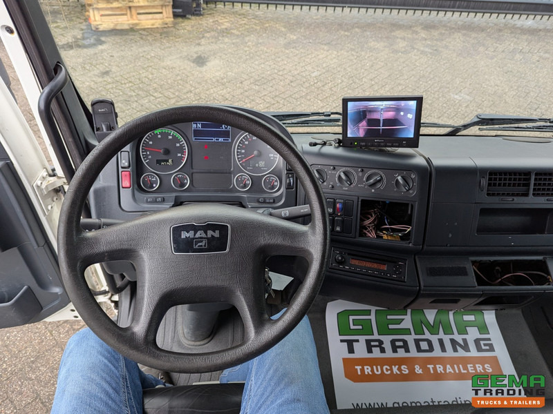 Interior photo 2: Лизинг на MAN TGL 12.180 4x2 DoKa 7 pers. Euro5 EEV - Paardenwagen 2-Paards - 147.000km! - MARGE MAN TGL 12.180 4x2 DoKa 7 pers. Euro5 EEV - Paardenwagen 2-Paards - 147.000km! - MARGE