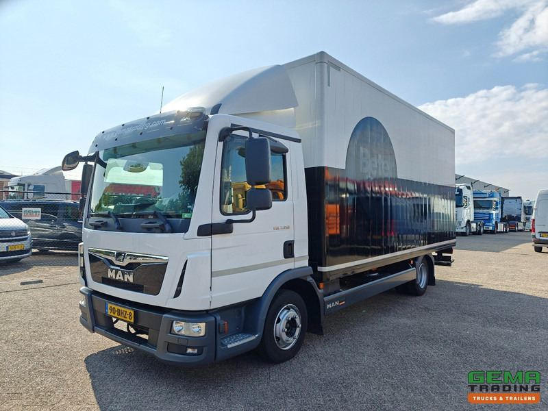 MAN TGL 7.150 4x2 Dagcab Euro6B - 7T - GeslotenBak 5.4m - Elec. Roldeur - 242.000km - 12/2025 APK - Камион фургон: снимка 1 MAN TGL 7.150 4x2 Dagcab Euro6B - 7T - GeslotenBak 5.4m - Elec. Roldeur - 242.000km - 12/2025 APK - Камион фургон: снимка 1