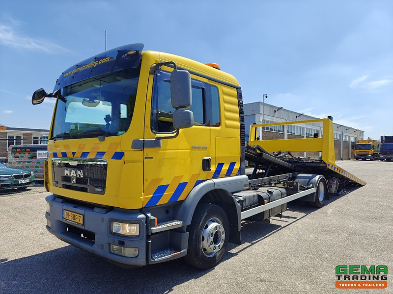 MAN TGM 12.250 4X2 BL DubbelCab 6 Pers. - Falkom FAS6000 + FAL2000 + Dubbele Lier 3600KG - Afstandsbediening - 10/2025 APK - Камион пътна помощ: снимка 1 MAN TGM 12.250 4X2 BL DubbelCab 6 Pers. - Falkom FAS6000 + FAL2000 + Dubbele Lier 3600KG - Afstandsbediening - 10/2025 APK - Камион пътна помощ: снимка 1