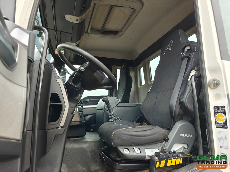 MAN TGS-TGX 26.440 6x4 Dagcabine Euro5 - AJK 20T HaakarmSysteem - Volledig Bladgeveerd - Naafreductie - Handgeschakeld - Мултилифт с кука камион: снимка 5 MAN TGS-TGX 26.440 6x4 Dagcabine Euro5 - AJK 20T HaakarmSysteem - Volledig Bladgeveerd - Naafreductie - Handgeschakeld - Мултилифт с кука камион: снимка 5