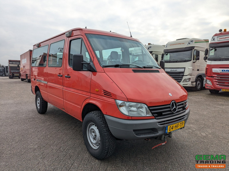 Mercedes-Benz 316 CDI 4x4 Euro3 - 59.000km - 9 Persoons - Lier - 3 Sperren! Hoge en Lage Gearing - Микробус, Пътнически бус: снимка 2 Mercedes-Benz 316 CDI 4x4 Euro3 - 59.000km - 9 Persoons - Lier - 3 Sperren! Hoge en Lage Gearing - Микробус, Пътнически бус: снимка 2