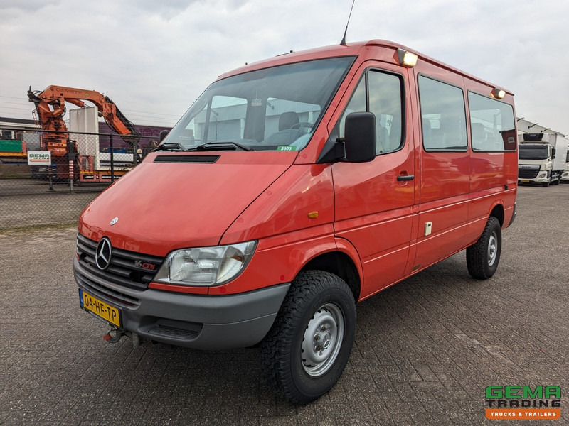 Mercedes-Benz 316 CDI 4x4 Euro3 - 59.000km - 9 Persoons - Lier - 3 Sperren! Hoge en Lage Gearing - Микробус, Пътнически бус: снимка 1 Mercedes-Benz 316 CDI 4x4 Euro3 - 59.000km - 9 Persoons - Lier - 3 Sperren! Hoge en Lage Gearing - Микробус, Пътнически бус: снимка 1