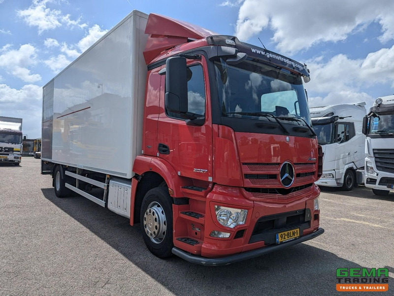 Камион фургон Mercedes-Benz Antos 2027 4x2 Dagcab Euro6C - GeslotenBak 7.6m - Laadklep 2000KG: снимка 6 Камион фургон Mercedes-Benz Antos 2027 4x2 Dagcab Euro6C - GeslotenBak 7.6m - Laadklep 2000KG: снимка 6
