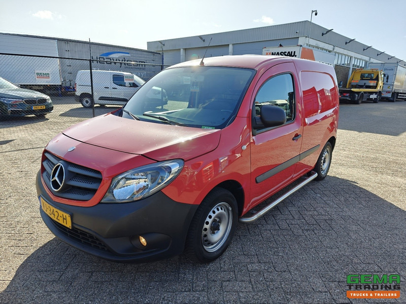 Mercedes-Benz Citan 108 CDI BlueEFFICIENCY Euro5L - Airco - 4-Seizoensbanden - Bluetooth Radio - Малък ван: снимка 1 Mercedes-Benz Citan 108 CDI BlueEFFICIENCY Euro5L - Airco - 4-Seizoensbanden - Bluetooth Radio - Малък ван: снимка 1