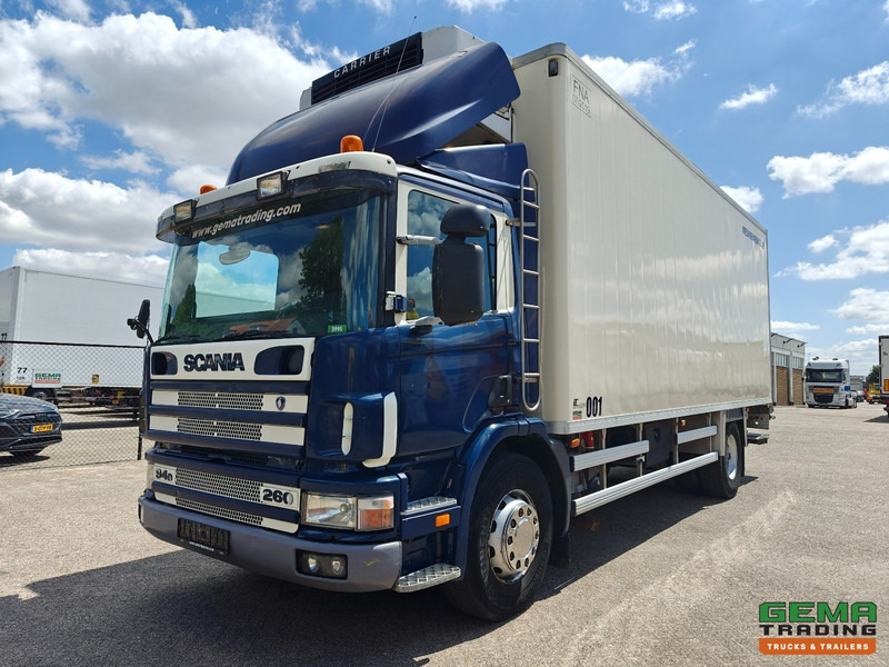 Scania P94D-260 4x2 Dagcab Euro2 - Handgeschakeld - Koel-Vriesbak 7.5m - Carrier Genesis R90 - Vangmuil - Рефрижератор камион: снимка 1 Scania P94D-260 4x2 Dagcab Euro2 - Handgeschakeld - Koel-Vriesbak 7.5m - Carrier Genesis R90 - Vangmuil - Рефрижератор камион: снимка 1