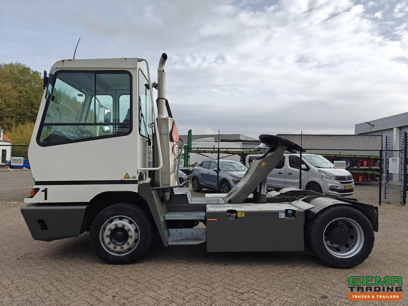 Терминален влекач Terberg YT222 Gereviseerde Allison Versnellingsbak - Schotel 27T - Vangmuil - Cummins - Landbouw Kenteken 40km/h: снимка 12 Терминален влекач Terberg YT222 Gereviseerde Allison Versnellingsbak - Schotel 27T - Vangmuil - Cummins - Landbouw Kenteken 40km/h: снимка 12