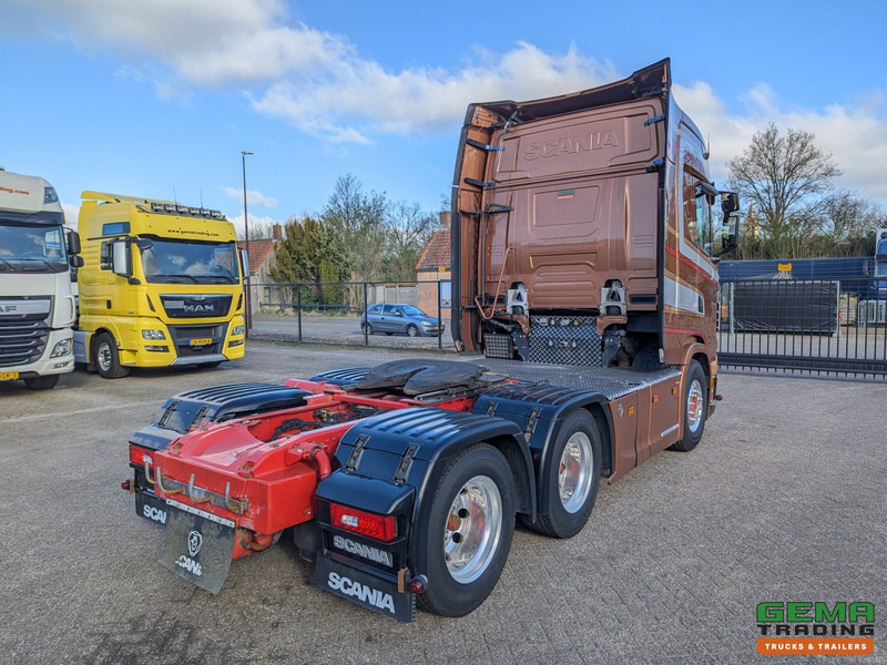 Scania S730 6x4 Topline Euro6 - V8 - Retarder - Costum Interior - Vollucht - Alcoa's - Влекач: снимка 3 Scania S730 6x4 Topline Euro6 - V8 - Retarder - Costum Interior - Vollucht - Alcoa's - Влекач: снимка 3