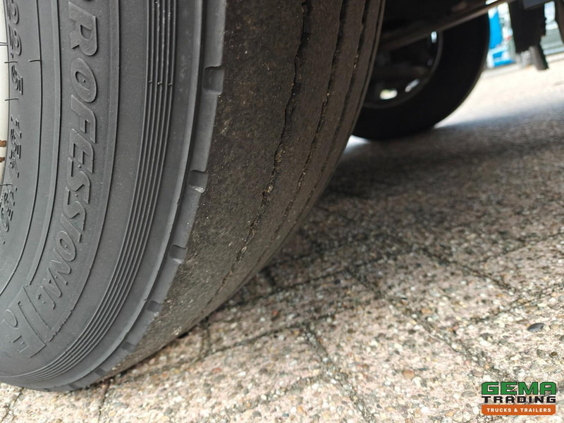 Влекач Volvo FH460 4x2 Globetrotter XL Euro5 - Handgeschakeld - Dubbele tanks: снимка 19 Влекач Volvo FH460 4x2 Globetrotter XL Euro5 - Handgeschakeld - Dubbele tanks: снимка 19