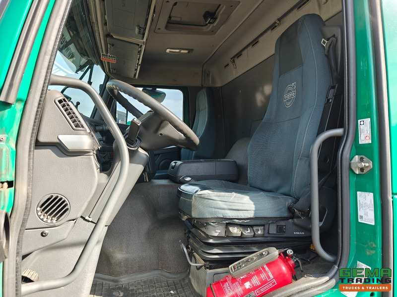 Volvo FM330 4x2 Dagcab Euro5 - KuikenBak 8.4m + Webasto Heater + Dhollandia 2000KG - За превоз на животни камион: снимка 5 Volvo FM330 4x2 Dagcab Euro5 - KuikenBak 8.4m + Webasto Heater + Dhollandia 2000KG - За превоз на животни камион: снимка 5