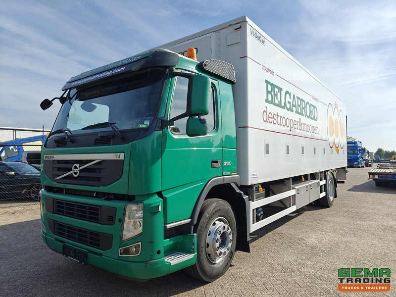 Volvo FM330 4x2 Dagcab Euro5 - KuikenBak 8.4m + Webasto Heater + Dhollandia 2000KG - За превоз на животни камион: снимка 1 Volvo FM330 4x2 Dagcab Euro5 - KuikenBak 8.4m + Webasto Heater + Dhollandia 2000KG - За превоз на животни камион: снимка 1