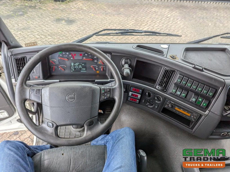 За превоз на животни камион Volvo FM330 4x2 Daycab Euro5 KuikenBak 8.2m + Webasto Heater + Dhollandia 2000KG: снимка 16