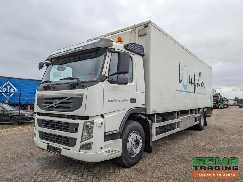 Volvo FM330 4x2 Daycab Euro5 KuikenBak 8.2m + Webasto Heater + Dhollandia 2000KG - За превоз на животни камион: снимка 1 Volvo FM330 4x2 Daycab Euro5 KuikenBak 8.2m + Webasto Heater + Dhollandia 2000KG - За превоз на животни камион: снимка 1