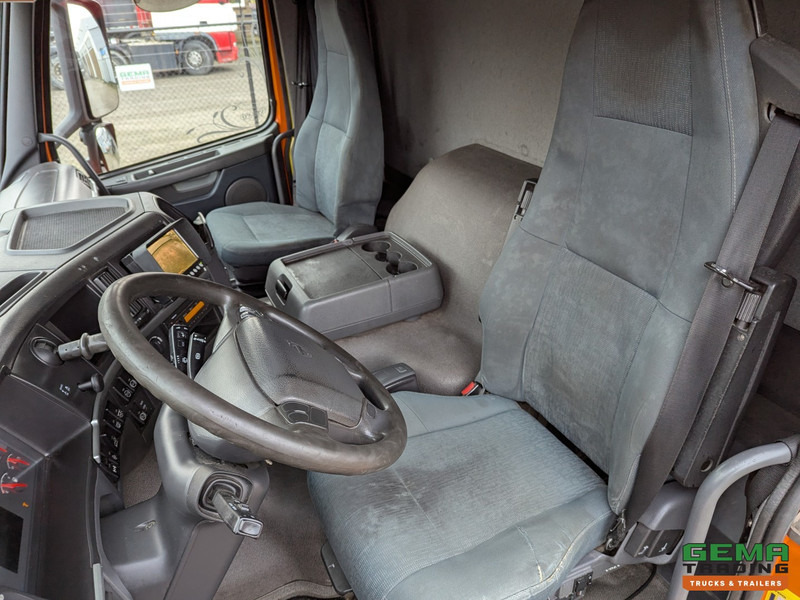 Камион с брезент Volvo FM330 6x2/4 Daycab Euro5 EEV - SchuifzeilenBak 6.7m. - KooiAap Aansluiting - HH Vloer - Rongen: снимка 15
