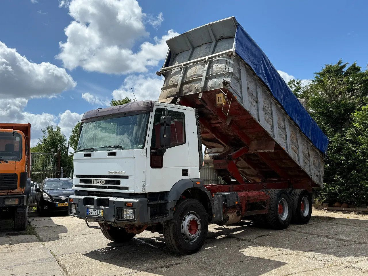 Iveco Eurotrakker 380 E34 6X4 Tipper Spring/Spring Eur - Самосвал камион: снимка 2 Iveco Eurotrakker 380 E34 6X4 Tipper Spring/Spring Eur - Самосвал камион: снимка 2