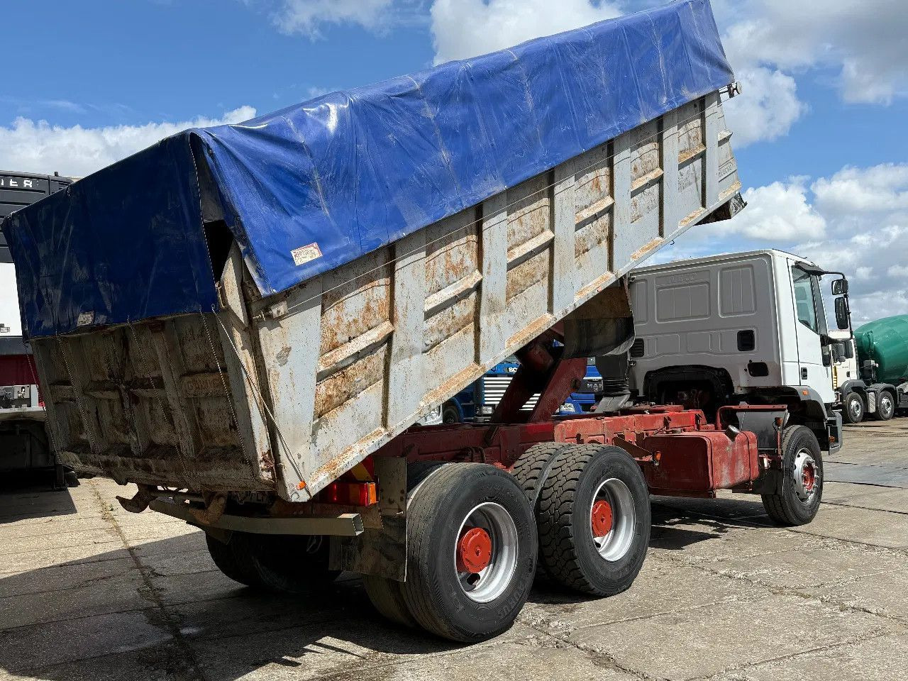 Iveco Eurotrakker 380 E34 6X4 Tipper Spring/Spring Eur - Самосвал камион: снимка 4 Iveco Eurotrakker 380 E34 6X4 Tipper Spring/Spring Eur - Самосвал камион: снимка 4