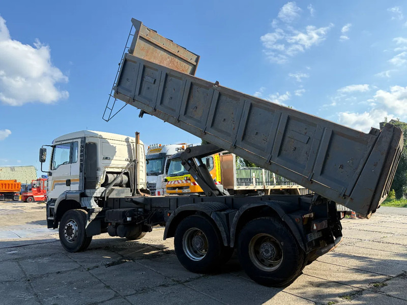 MAN TGA 26.360 6X4 Tipper Spring/Spring ZF Manual gear EURO3 - Самосвал камион: снимка 3 MAN TGA 26.360 6X4 Tipper Spring/Spring ZF Manual gear EURO3 - Самосвал камион: снимка 3
