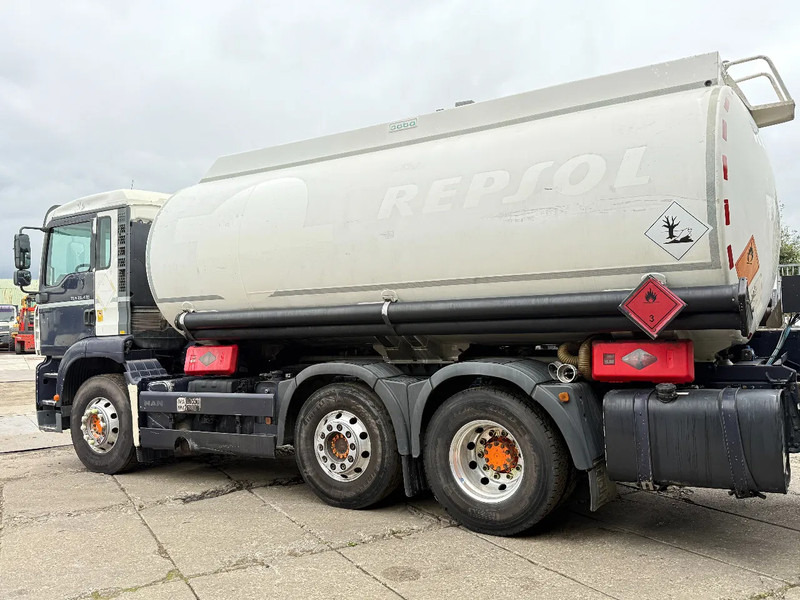 MAN TGA 26.430 6X2 Fuel Tank 21.000L 3 Comp + 2 Pump D20 Engine - Камион цистерна: снимка 3 MAN TGA 26.430 6X2 Fuel Tank 21.000L 3 Comp + 2 Pump D20 Engine - Камион цистерна: снимка 3